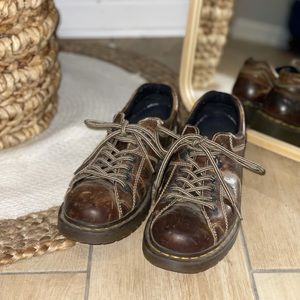 ✨vintage✨ doc marten shoes